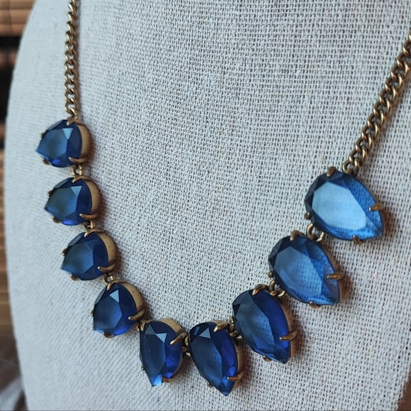 J Crew Brand Signed Teardrop Faceted Sapphire Blue Glass Statement Necklace - Picture 2 of 6